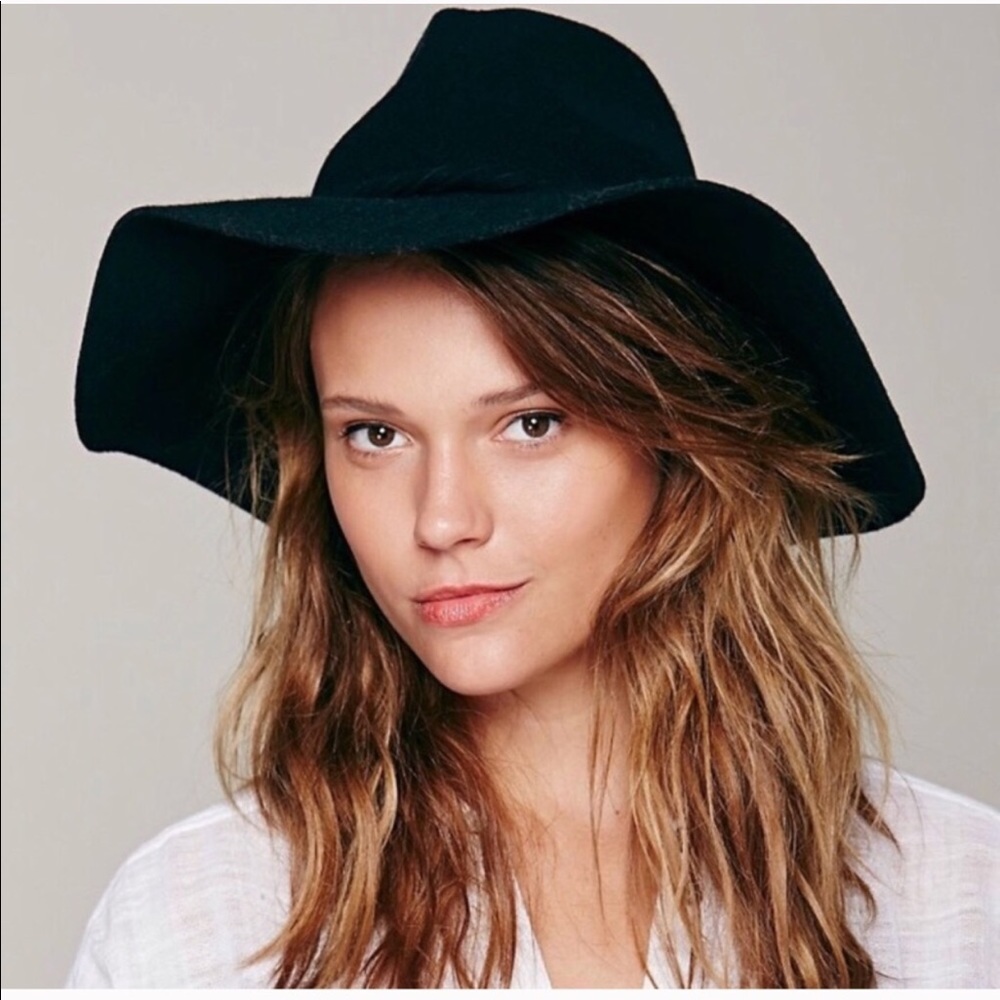 🖤Free People Black Floppy Hat